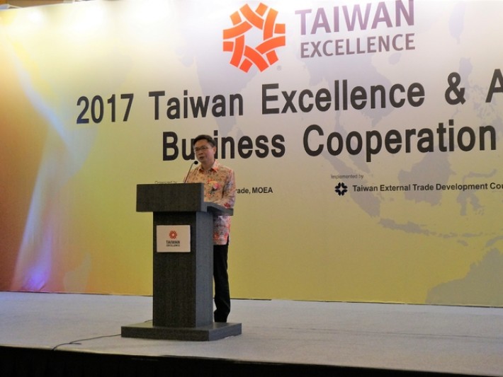 Chairman of Taiwan External Trade Development Council, Chih-Fang Huang, gave remarks on the press conference