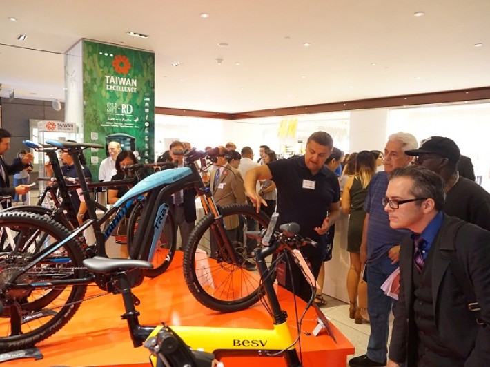 The people in New York are interested in Taiwan high-end electric bikes