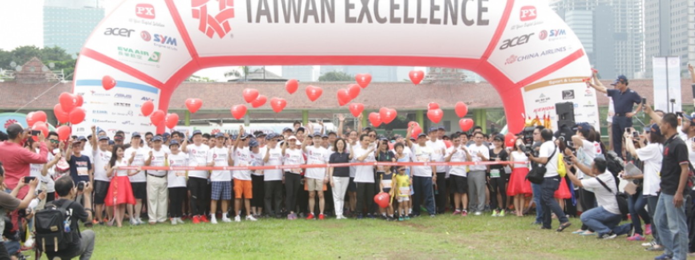 Taiwan Excellence Happy Run, 3500 Peserta Mendonasikan Buku untuk Anak Putus Sekolah