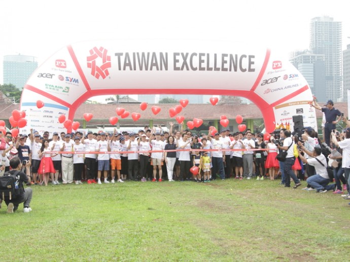 Taiwan Excellence Happy Run, 3500 Peserta Mendonasikan Buku untuk Anak Putus Sekolah