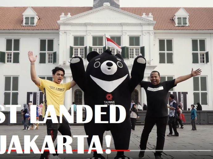 Heixiong Landed in Jakarta for the first time! Dijemput youtuber ibukota. WOW!
