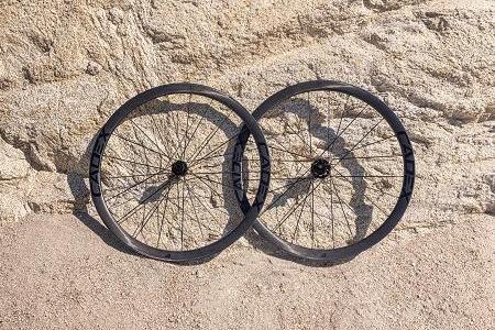 CADEX 36 DISC TUBELESS-Giant Manufacturing Co., Ltd.