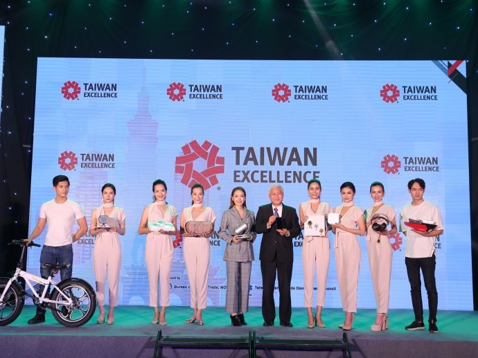 TAIWAN EXCELLENCE 2018:  KIẾN TẠO CHUẨN MỰC MỚI VỀ ĐỘT PHÁ CÔNG NGHỆ TẠI VIỆT NAM